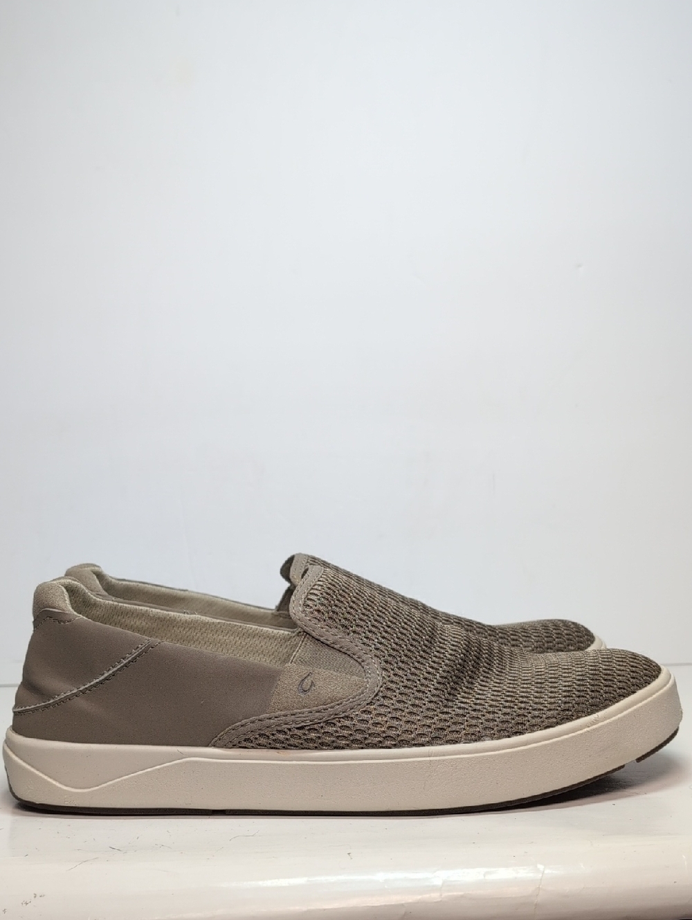 Olukai Lea'Ahi slip on mesh sneaker loafer men's size 9 EU 42
